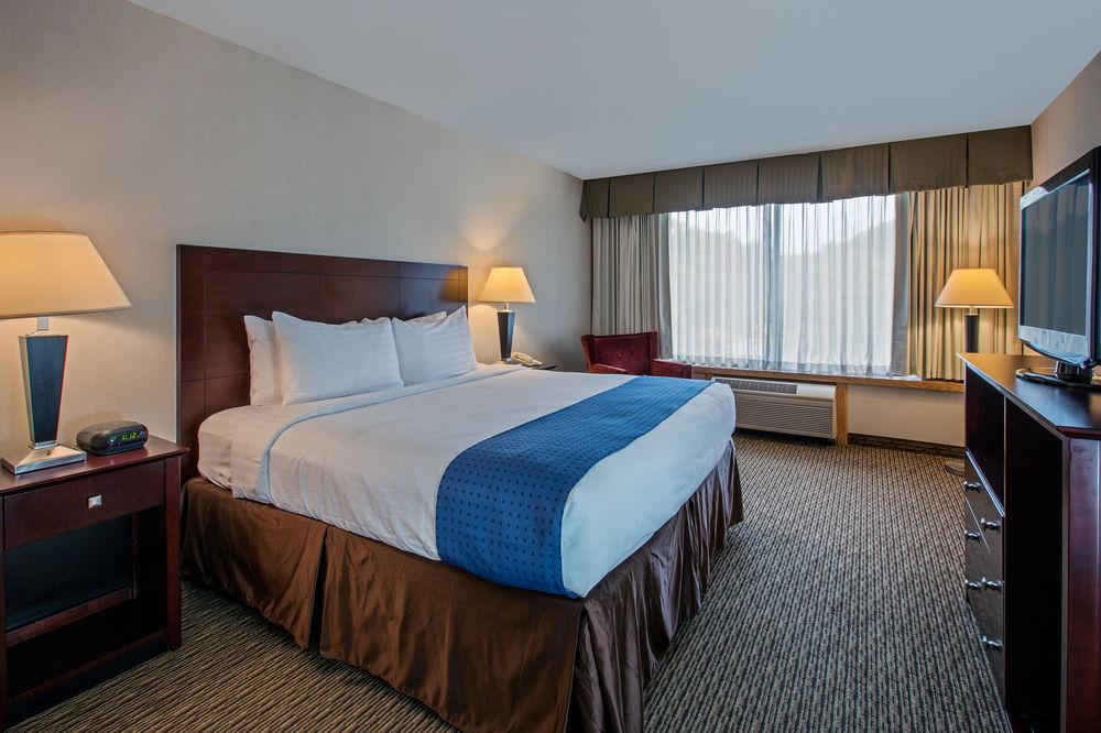 Fairfield Inn & Suites Springfield Enfield Exterior photo