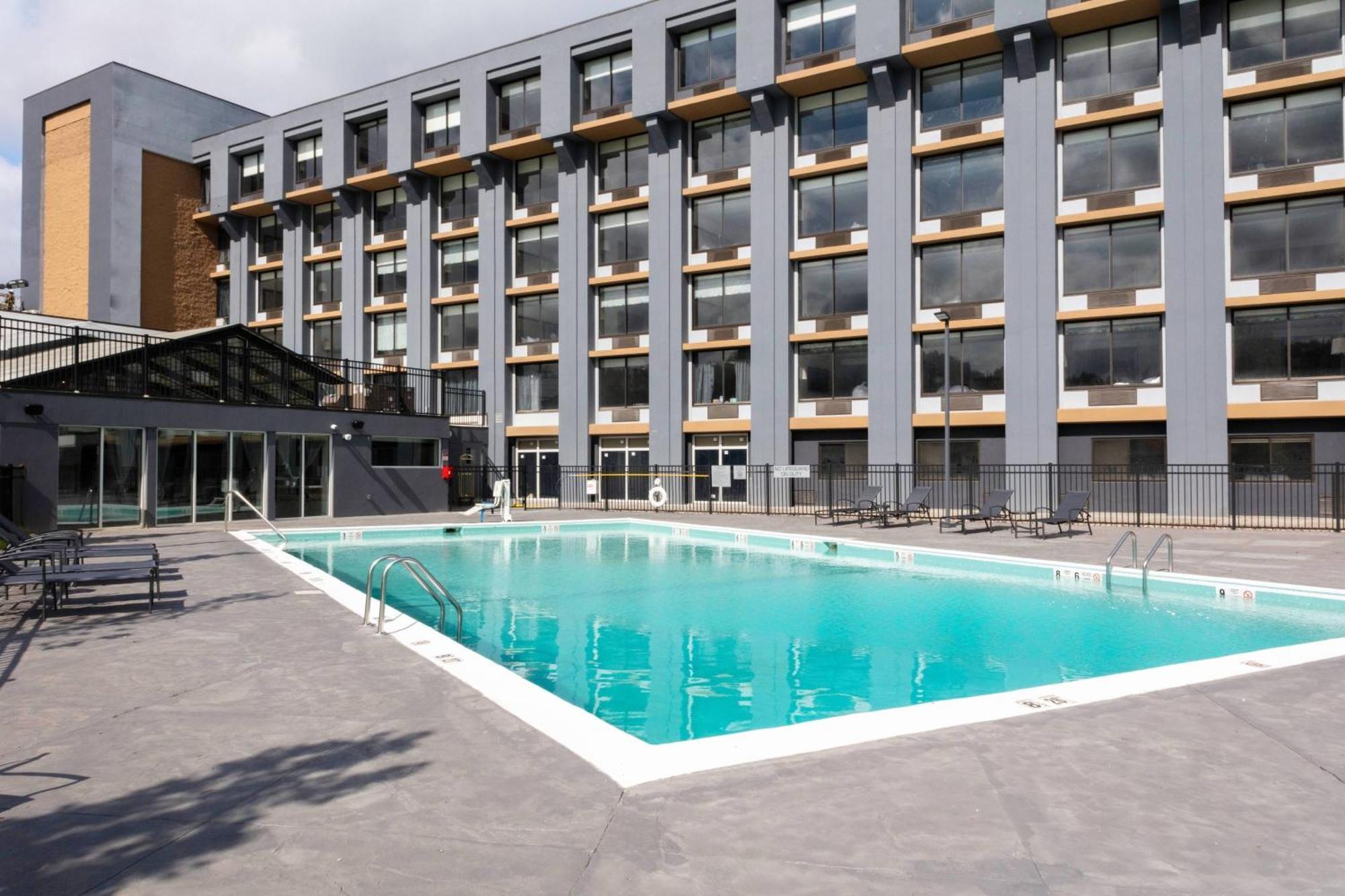 Fairfield Inn & Suites Springfield Enfield Exterior photo